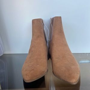 Camel a new day boots